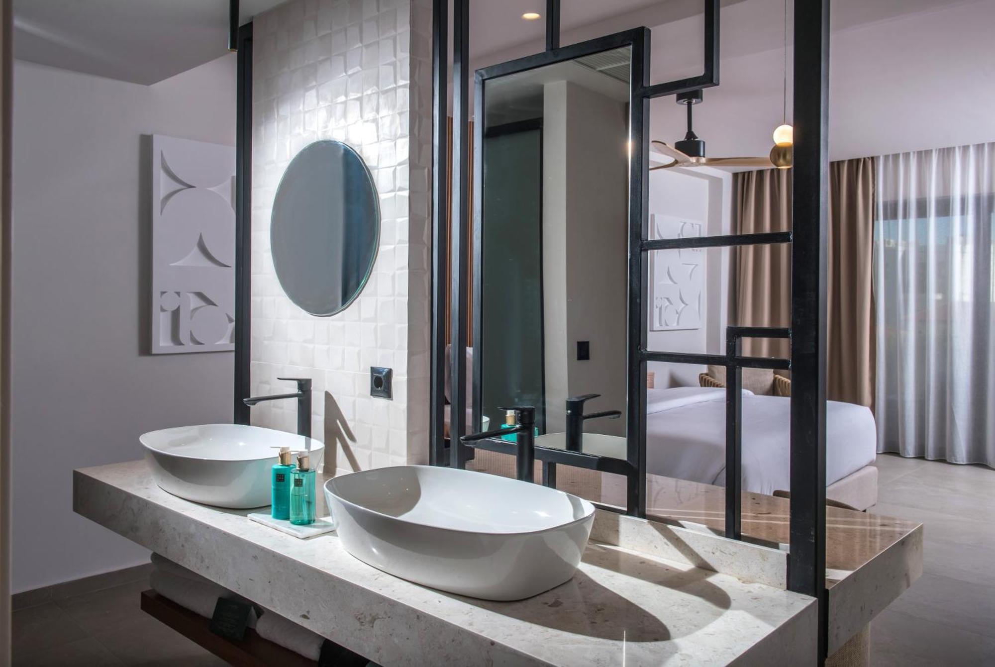 Noble Hotel & Suites - Adults Only Гуве Экстерьер фото