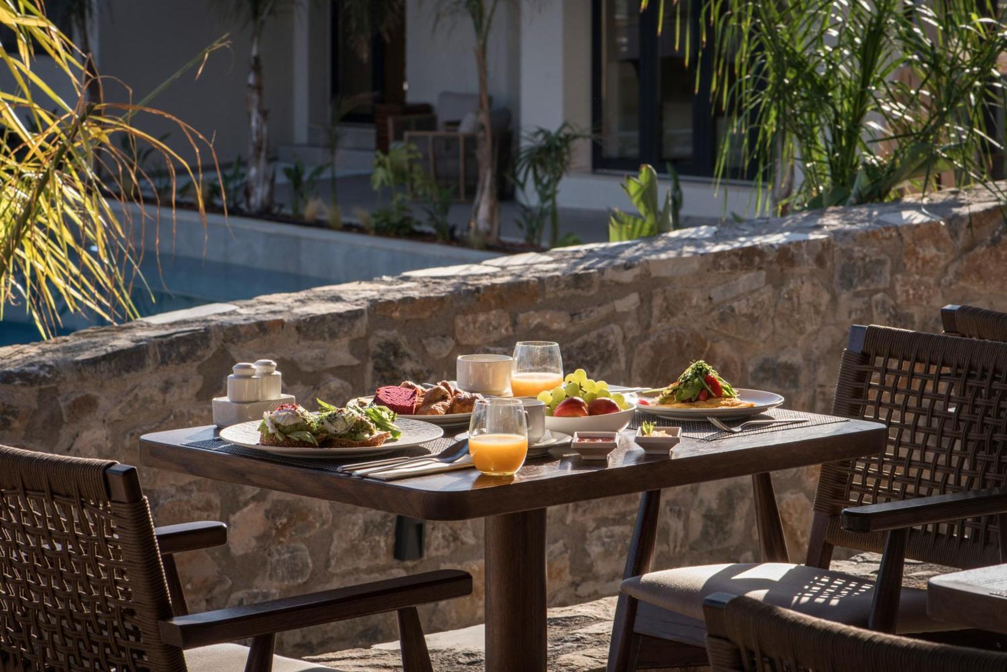 Noble Hotel & Suites - Adults Only Гуве Экстерьер фото