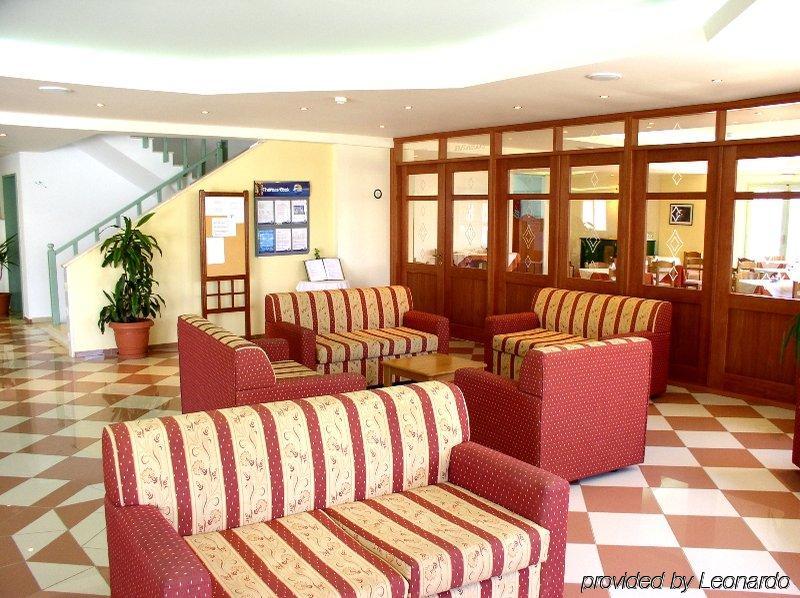 Noble Hotel & Suites - Adults Only Гуве Интерьер фото