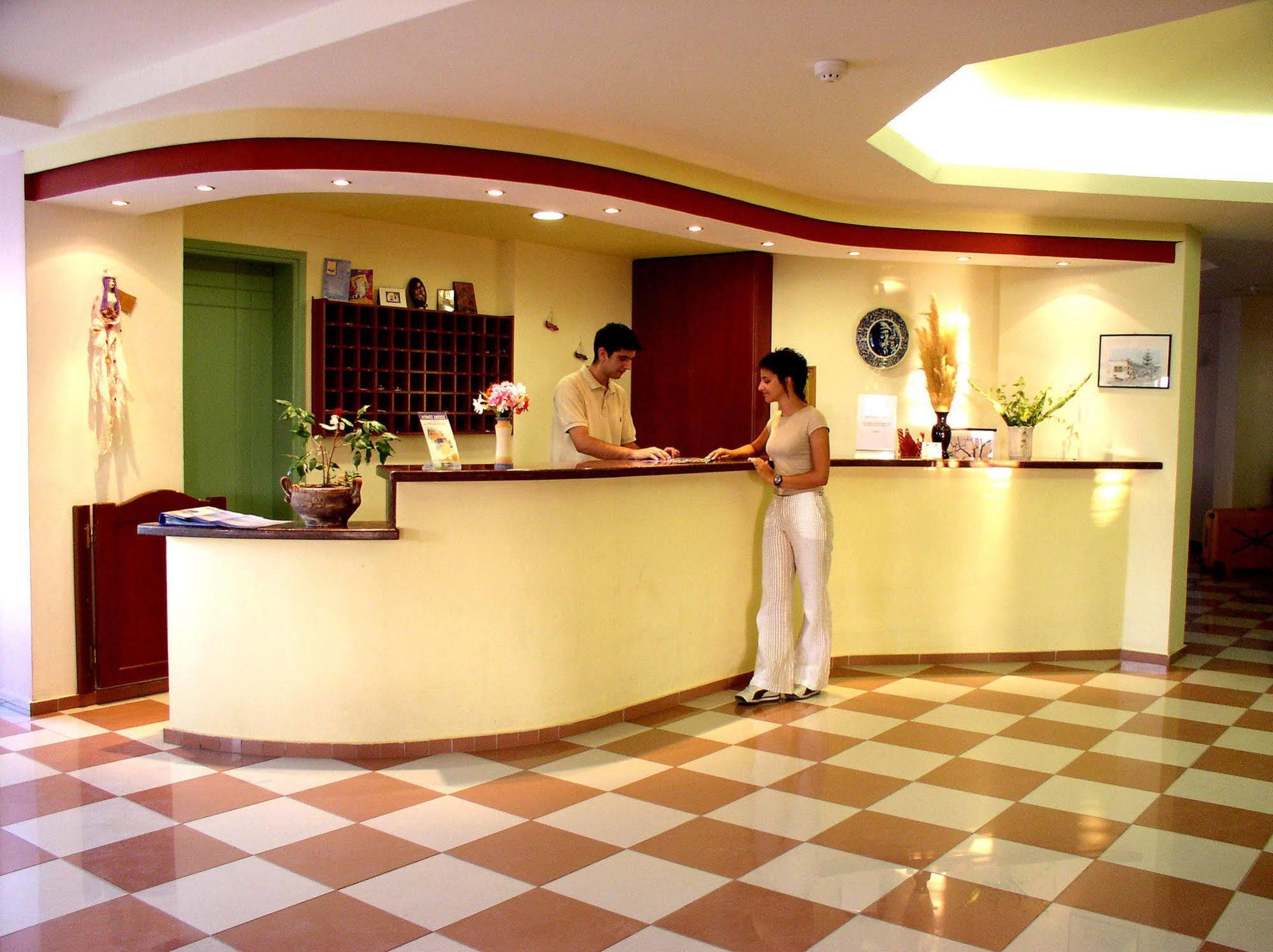 Noble Hotel & Suites - Adults Only Гуве Интерьер фото